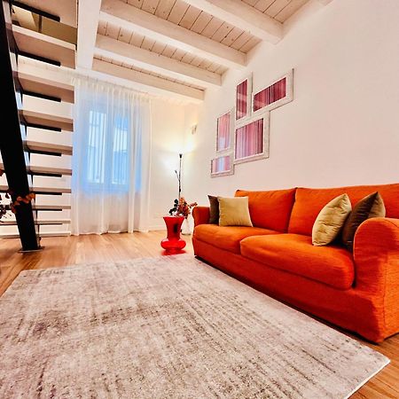Riverside Loft Navigli - Spacious Two-Bedroom Apartment Milánó Kültér fotó
