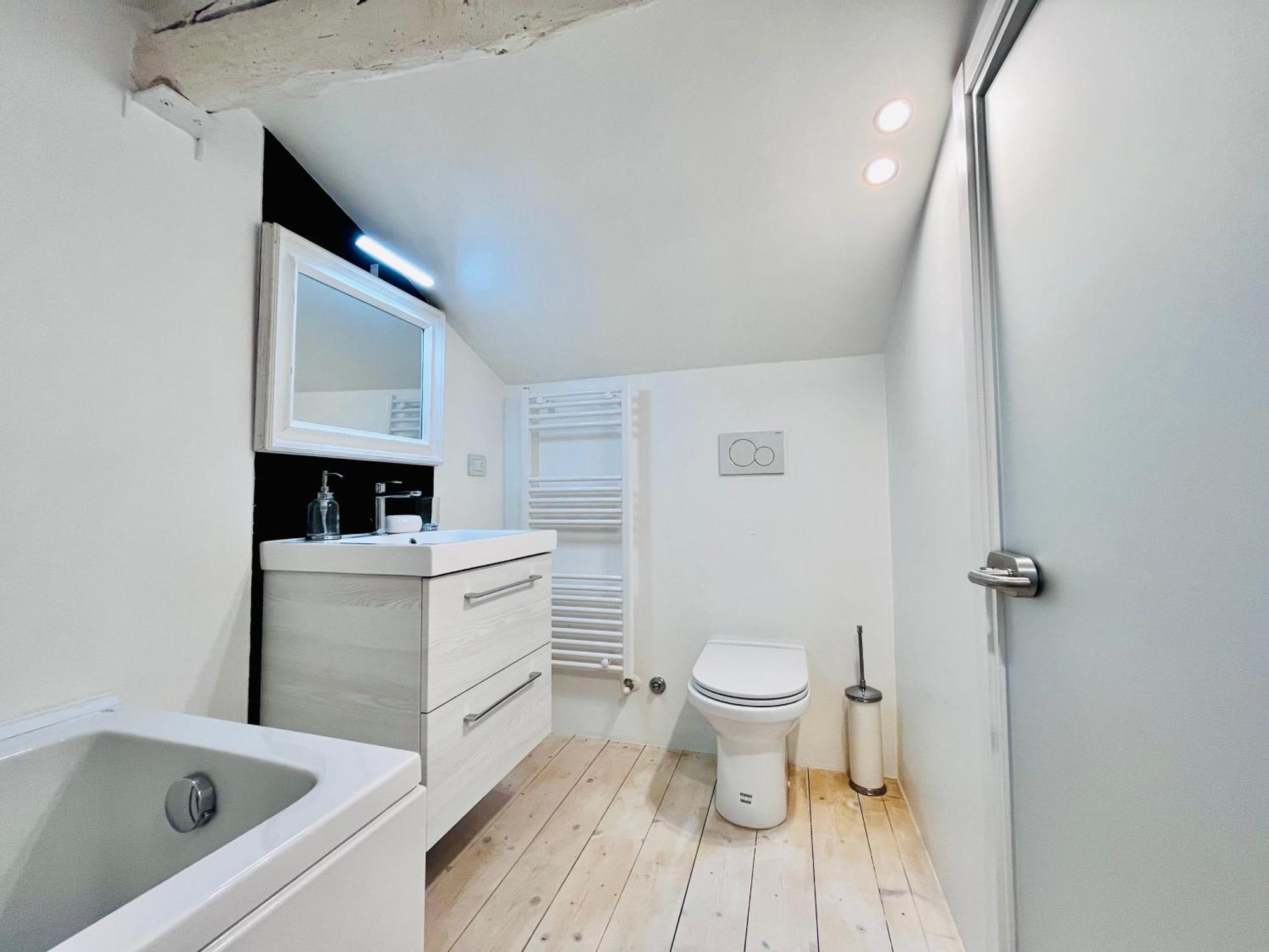 Riverside Loft Navigli - Spacious Two-Bedroom Apartment Milánó Kültér fotó