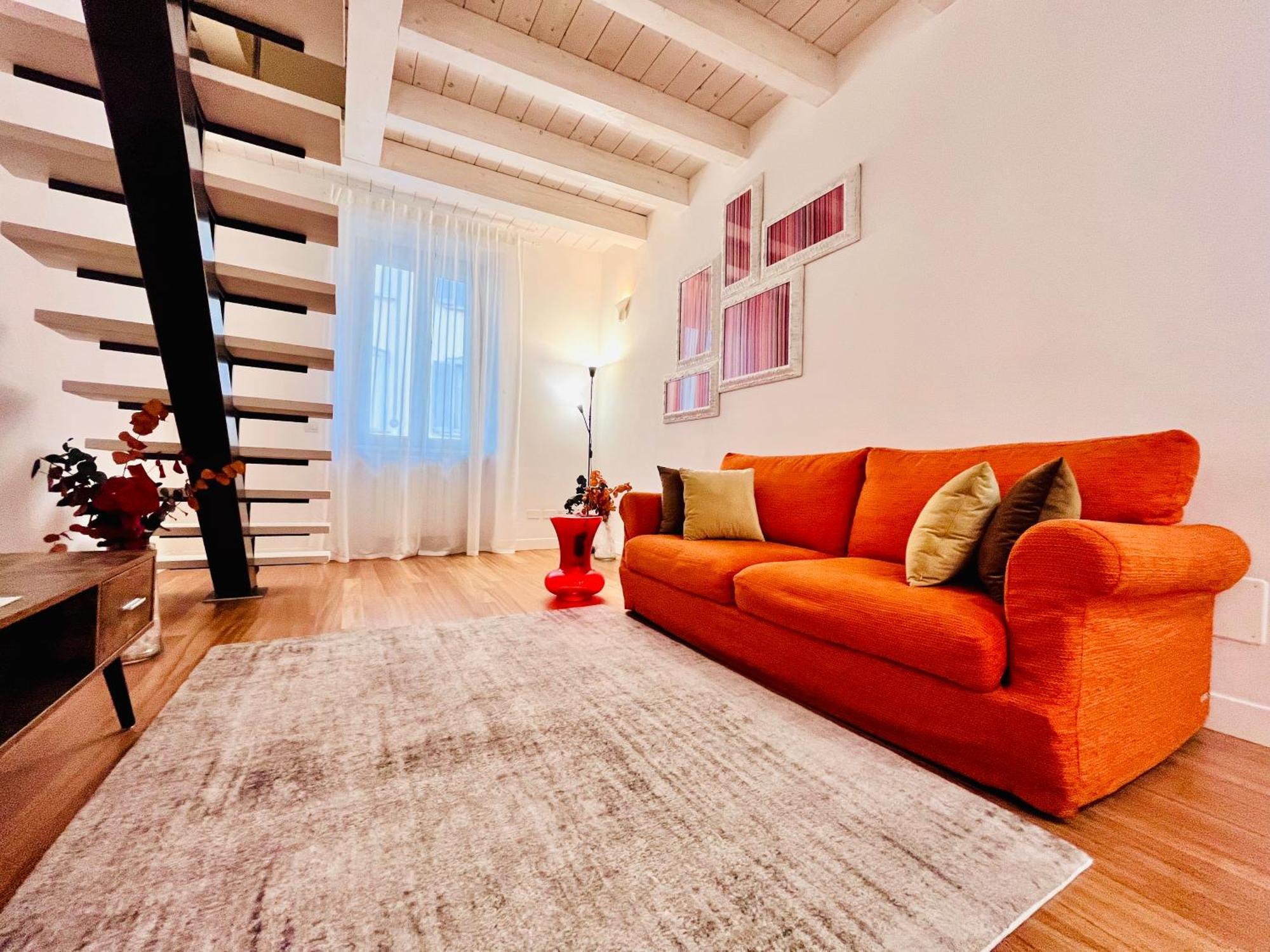 Riverside Loft Navigli - Spacious Two-Bedroom Apartment Milánó Kültér fotó