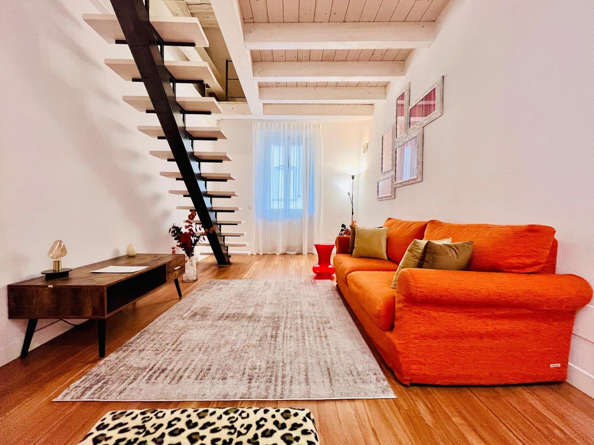 Riverside Loft Navigli - Spacious Two-Bedroom Apartment Milánó Kültér fotó