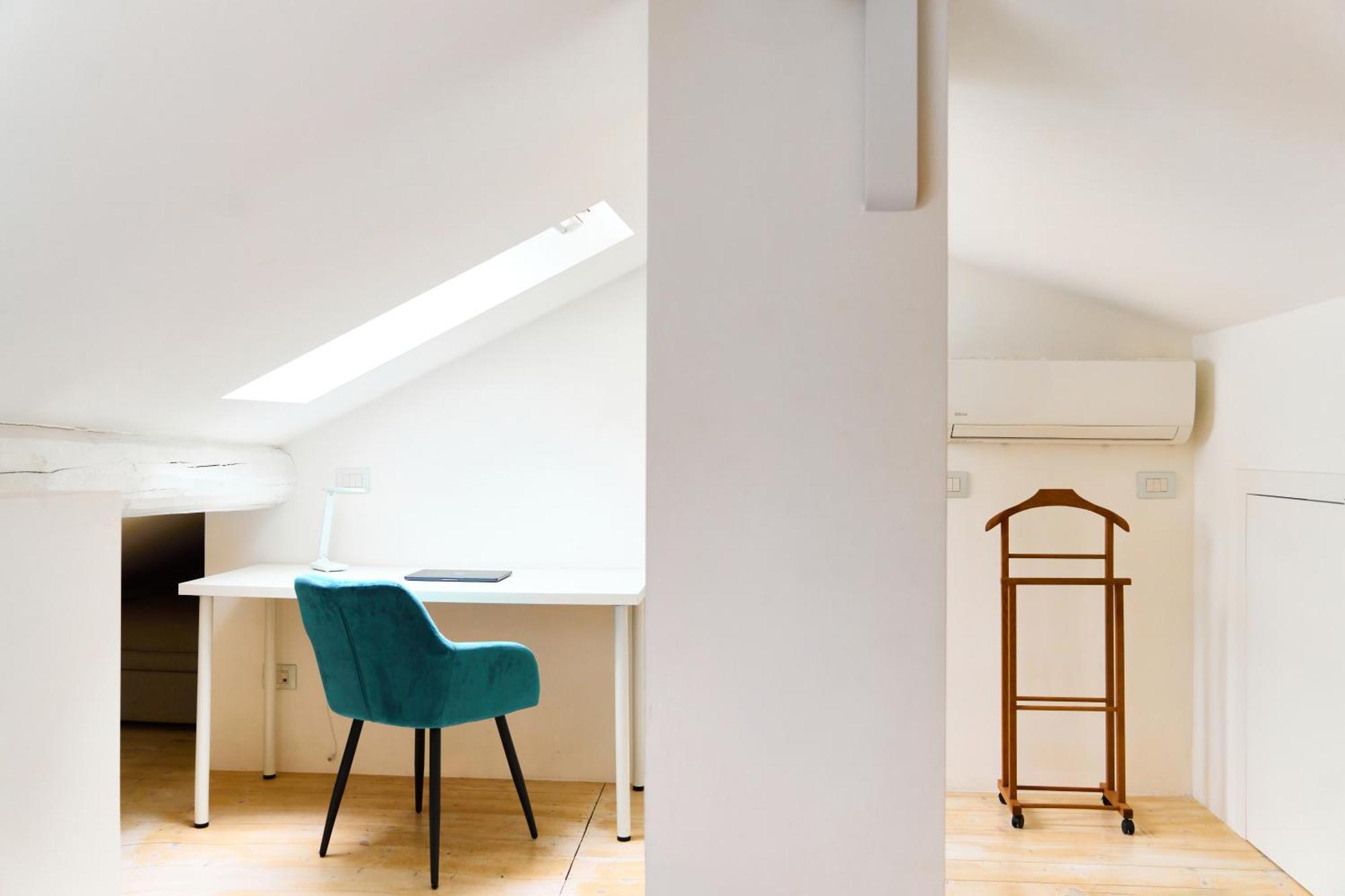 Riverside Loft Navigli - Spacious Two-Bedroom Apartment Milánó Kültér fotó