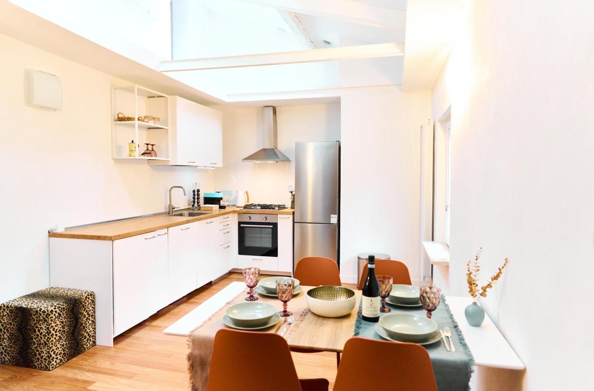 Riverside Loft Navigli - Spacious Two-Bedroom Apartment Milánó Kültér fotó